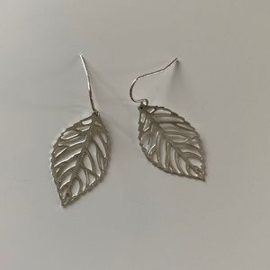 Silver tone leaf earrings dangle